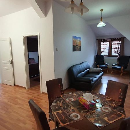 Diane'S Apartament Sibiu Luaran gambar