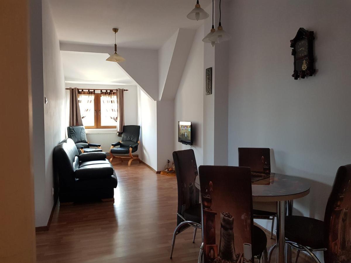 Diane'S Apartament Sibiu Luaran gambar