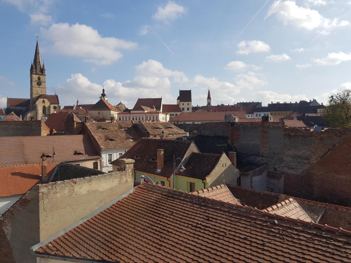 Diane'S Apartament Sibiu Luaran gambar