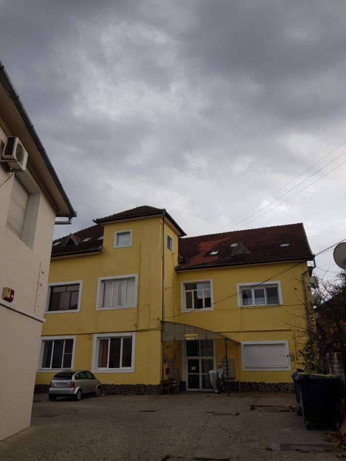 Diane'S Apartament Sibiu Luaran gambar