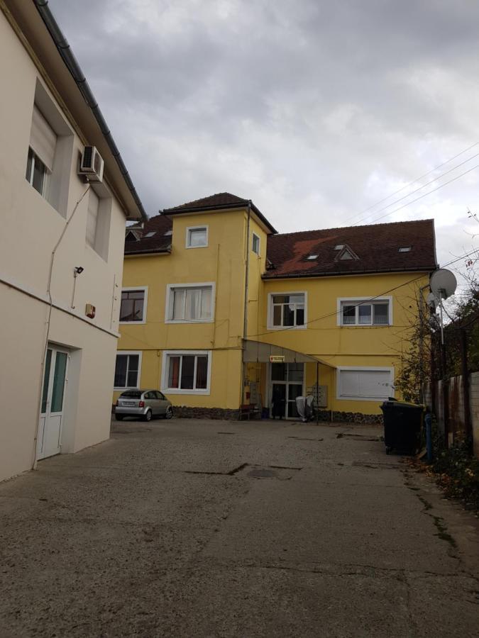 Diane'S Apartament Sibiu Luaran gambar